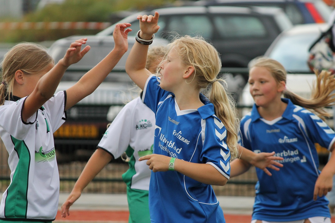 Oefenwedstrijd E2 Almkerk 147.JPG